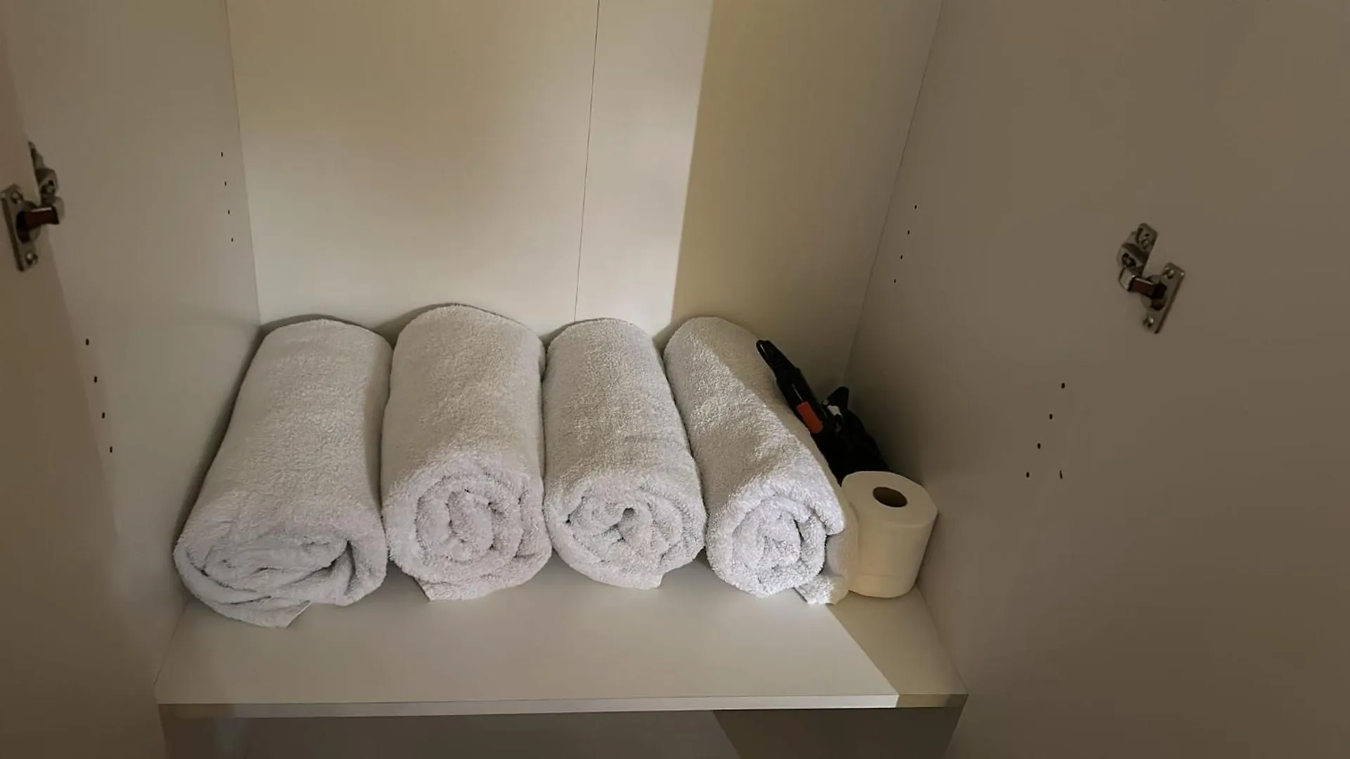 Guest House In Rose Meare Gardens Bristol United Kingdom