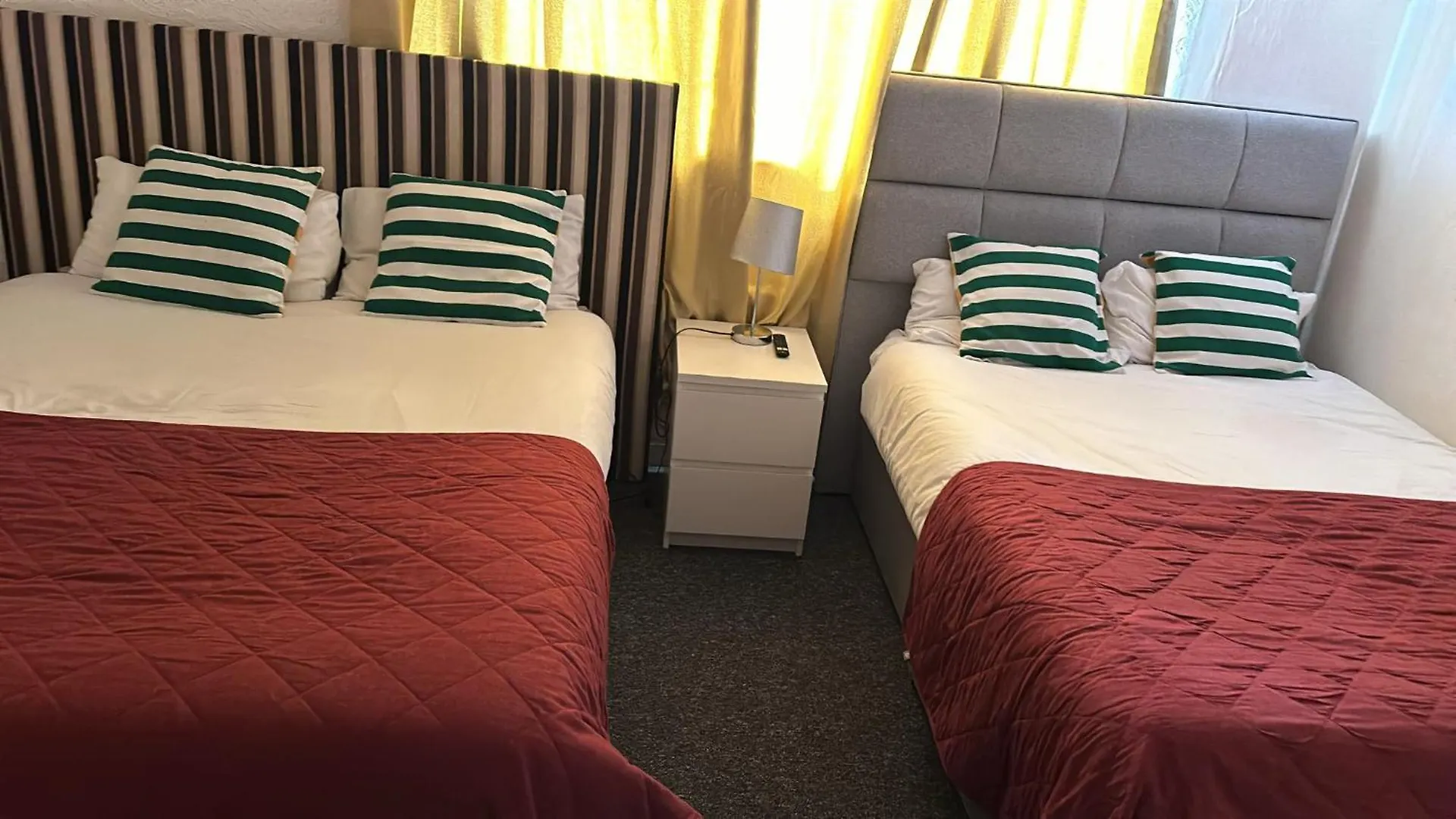 Guest House In Rose Meare Gardens Bristol United Kingdom